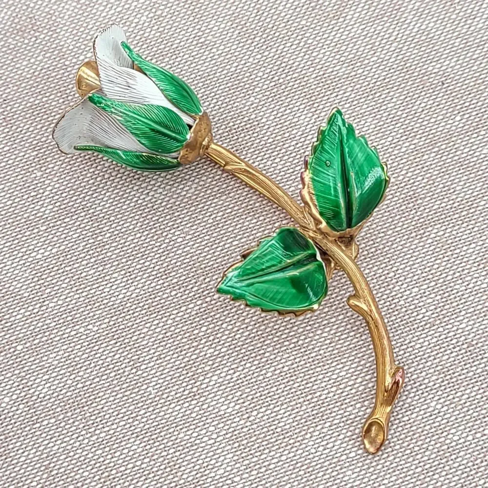 Signed Giovanni Enameled White Rose Bud Long Stem Brooch Pin Gold Tone VTG